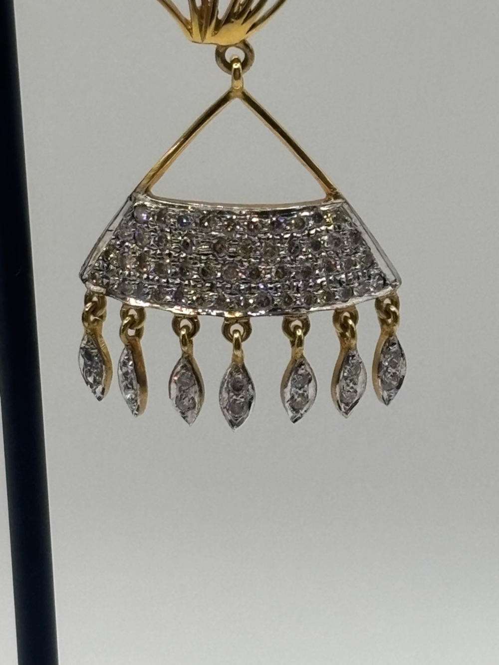 14 KT Yellow Gold Diamond Earrings - Picture 7 of 10